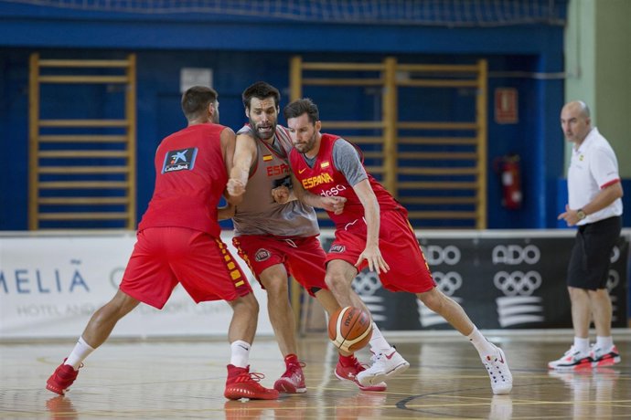 San Emeterio y Rudy Fernández en un entrenamiento de la selección