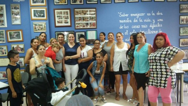 Silvia Cabrera con asociación mujeres gitanas