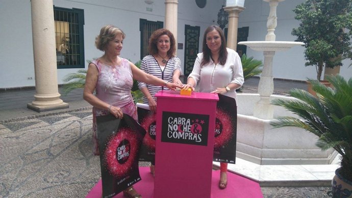 Carrillo (dcha.) durante la presentación del evento