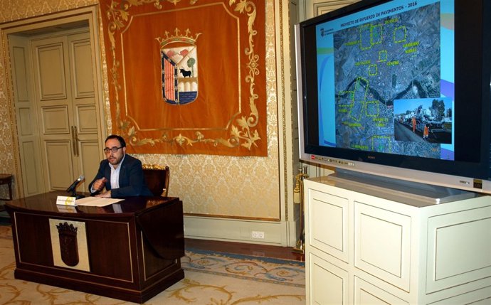 Daniel Llanos informa de las actuaciones previstas para los próximos meses