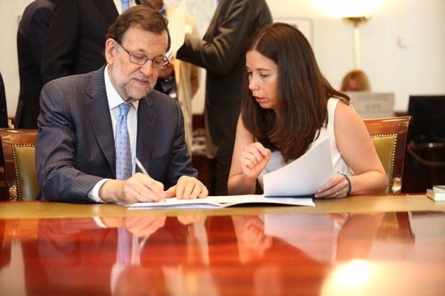 Mariano Rajoy acreditándose como diputado 