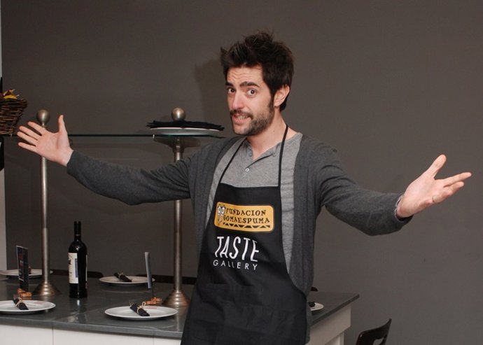 Dani Mateo felicita a Elena Ballesteros por Twitter por su cumpleaños