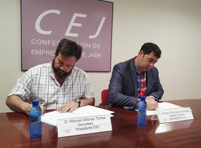 Firma del convenio entre Macrosad y la CEJ