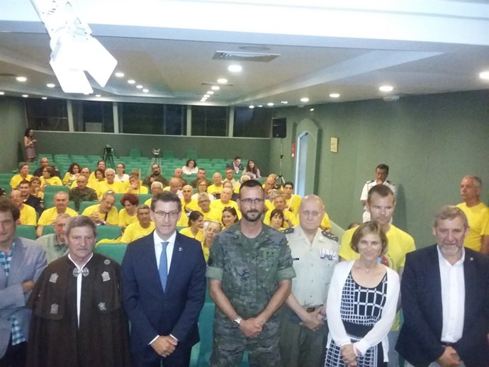 El presidente de la Xunta, Alberto Núñez Feijóo, recibe a los peregrinos