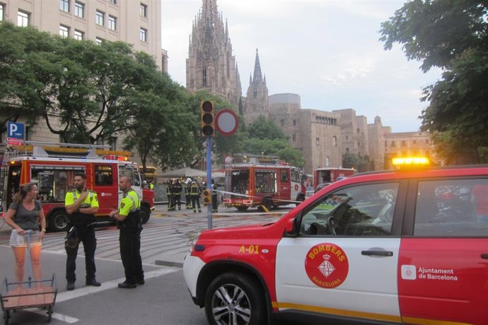 Desalojo del parking de la pl.Catedral de Barcelona por humo detectado