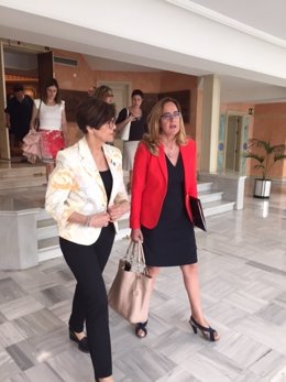 La presidenta de OMEP, Manuela Marín con la presidenta de la Asamblea