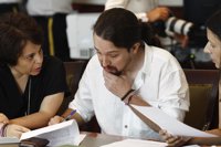 Pablo Iglesias anima a Pedro Sánchez a buscar un acuerdo para gobernar si Rajoy fracasa