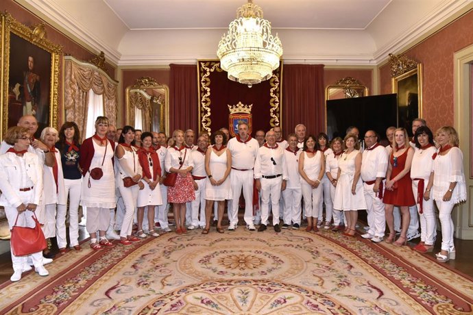 Recepción del Ayuntamiento de Pamplona a Bayona en Sanfermines.