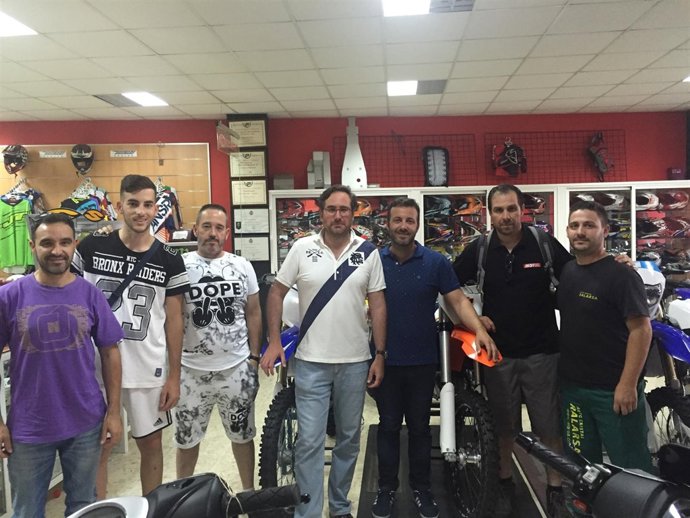 El concejal popula  José M Villanueva  y Jhonatan Villa, Federación Andaluza.