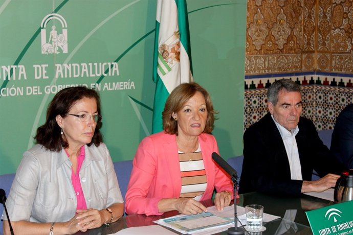 Ortiz presenta el estudio de hortícolas protegidos en Almería