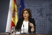 Santamaría apela a la responsabilidad del PSOE en un "momento crucial"