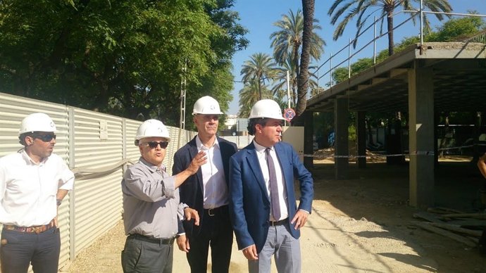 Obras del centro de atención para el turista de Marqués de Contadero.