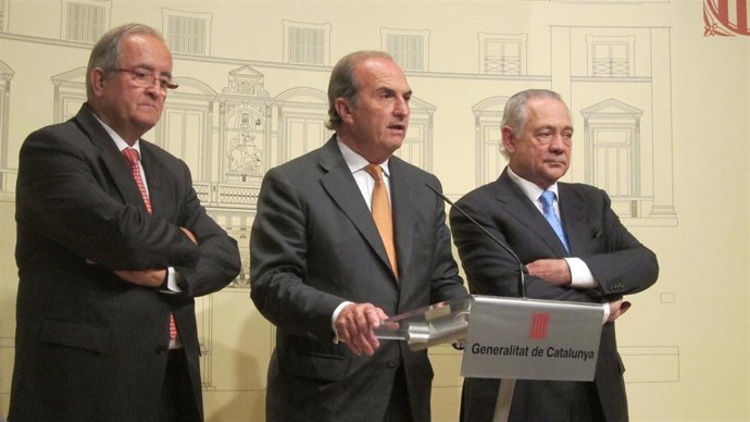 J. González (Pimec), J. Gay de Montellà (Fomento del Trabajo) y E. Cima (Fepime)