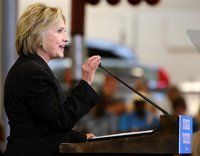 Clinton interpreta la matanza de Dallas como "una llamada a la acción"