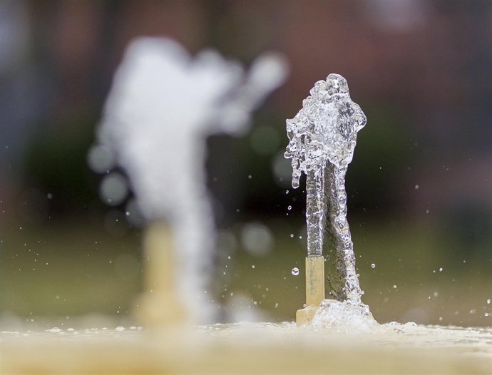Fuente de agua, gotas