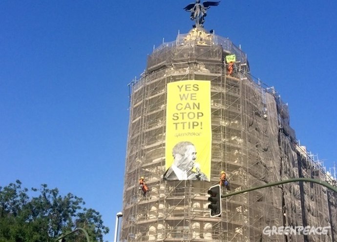 Acción de Greenpeace por la visita de Obama