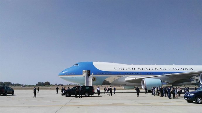 Aterrizaje del avión del presidente de EEUU, Barack Obama, en Rota