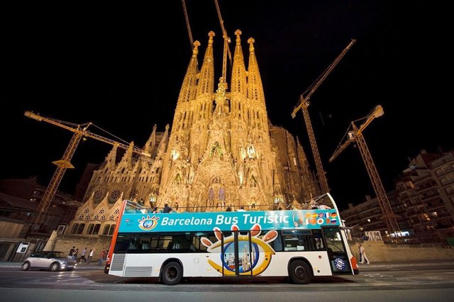 Barcelona Night Tour Bus