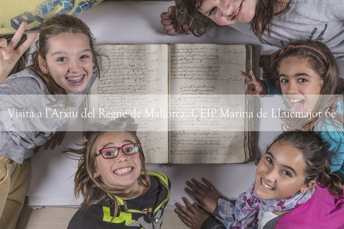 Alumnos visitan el Arxiu del Regne
