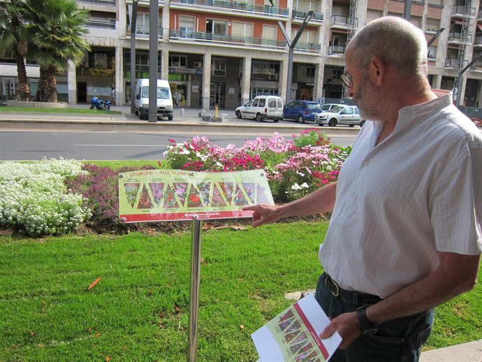 Presentación del panel de interpretación 'Logroño y sus flores'