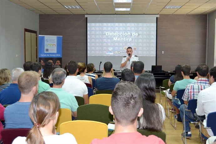 Comisario Policía alerta en un curso sobre el efecto de 'falso culpable' 