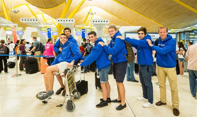 Cinco alumnos del Colegio Los Robles viajando a Silicon Valley