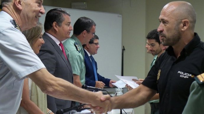 Entrega de diplomas a 50 efectivos de Policía Nacional y Guardia Civil. 