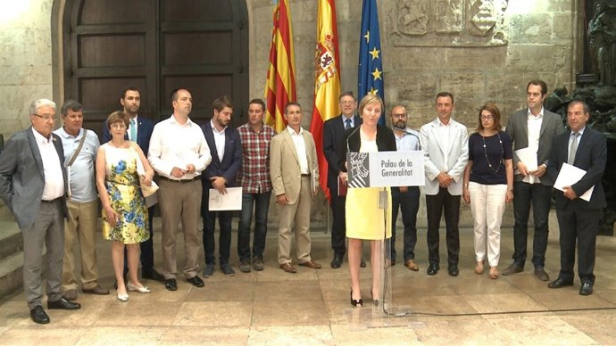 Salvador y Puig con alcaldes de los municipios de la línea C3