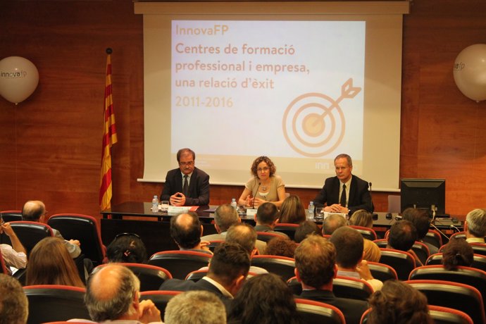 Presentación del programa InnovaFP con la consellera de Enseñanza Meritxell Ruiz