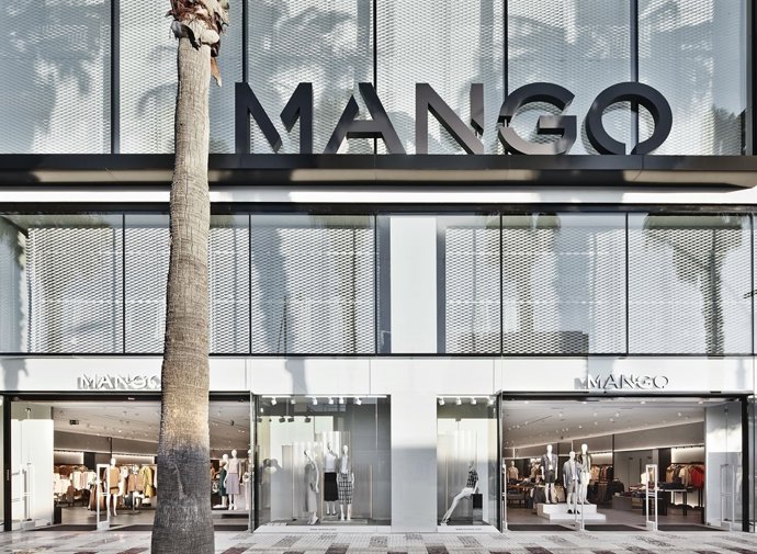 Megastore de Mango en Platja d'Aro (Girona)