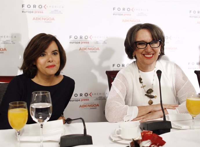 Soraya Sáenz de Santamaría, presenta a Rebeca Grynspan