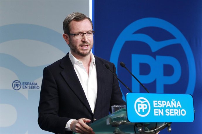 Javier Maroto en la sede del PP