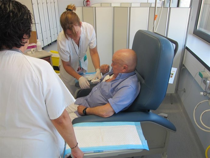 Paciente en el Hospital de Día de Hematología del Vall d'Hebron