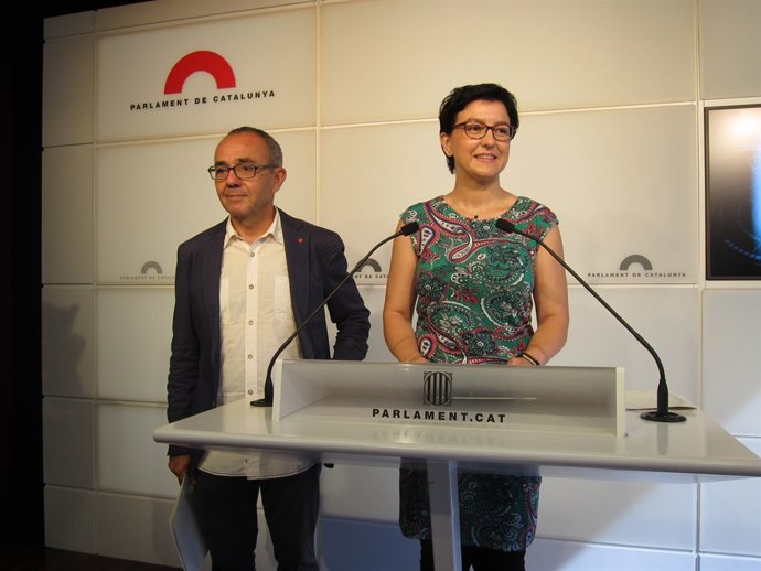 Los portavoces J.Coscubiela (SíQueEsPot) y E.Granados (PSC)