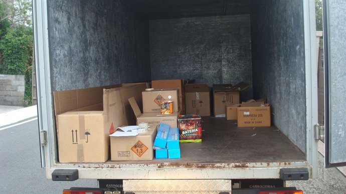 Pirotecnia intervenida por la guardia civil en teo