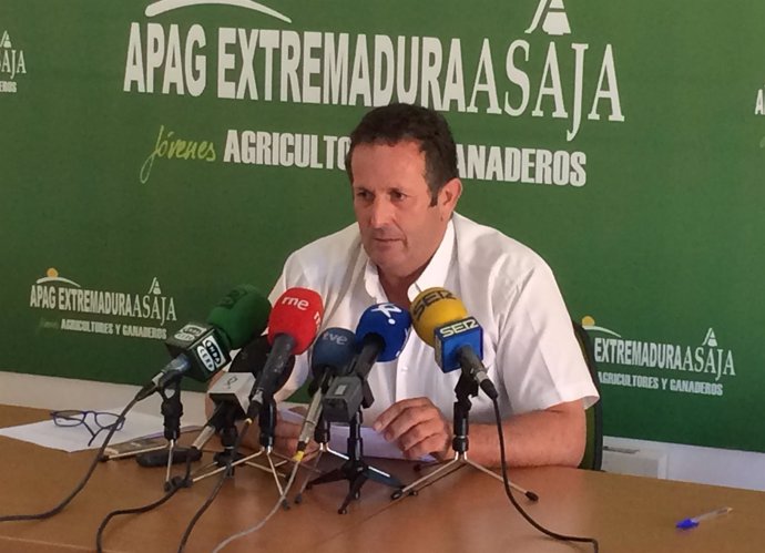 Juan Metidieri en rueda de prensa