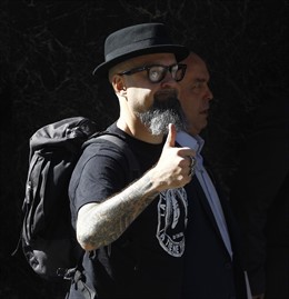 César Strawberry líder de Def con Dos