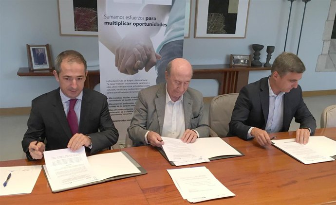 De izquierda a derecha, Bilbao, Pérez y Barbero