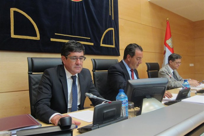 El interventor general, Santiago Salas, en la Comisión del HUBU