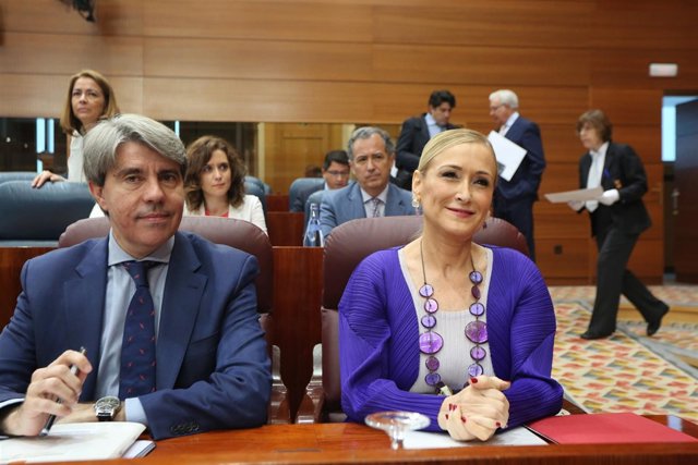 Ángel Garrido y Cristina Cifuentes en un pleno de la Asamblea de la Comunidad