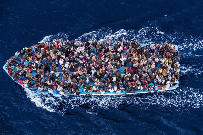 Inmigrantes a bordo de un barco pesquero