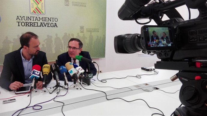 Cruz Viadero y López Estrada en rueda de prensa 