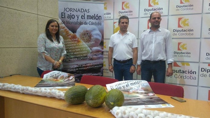 Carrillo, Sánchez (centro) y Ruz durante la presentación del evento