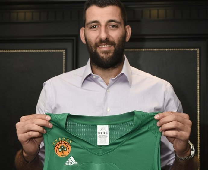 Bourousis llega al Panathinaikos