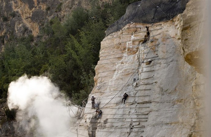 Sensores en la ladera de Cortes de Pallás para anticipar futuros deslizamientos