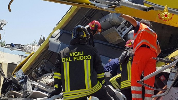 Al menos once personas han muerto en un accidente de tren en el norte de Italia
