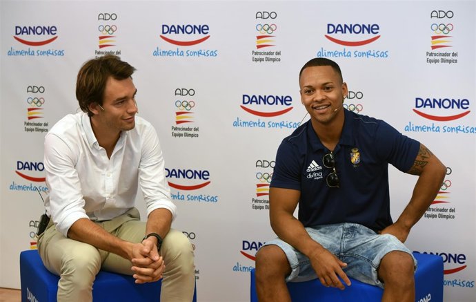 El jugador de hockey hierba Manel Terraza y el gimnasta Raderley Zapata