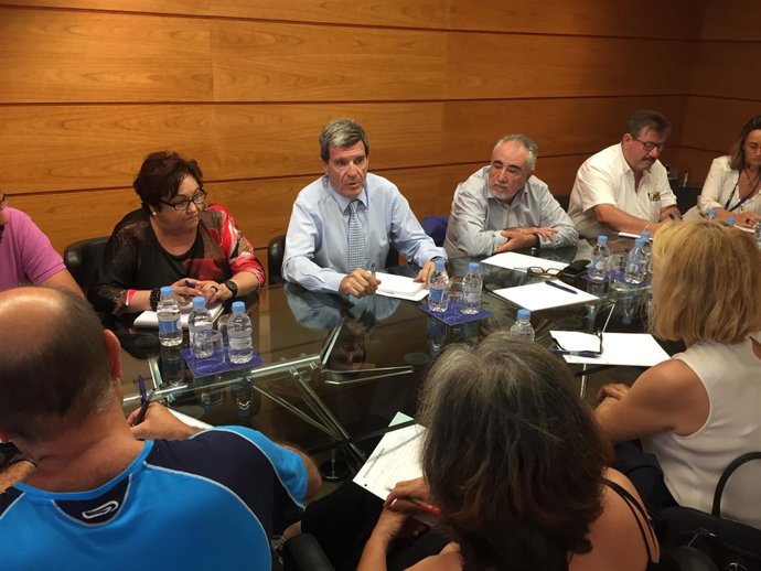Reunión de vecinos y representantes Autoridad Portuaria de Valencia 