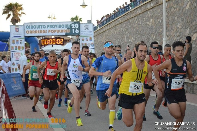 Zouhair El Janati vuelve a vencer en la carrera popular de Villaricos.