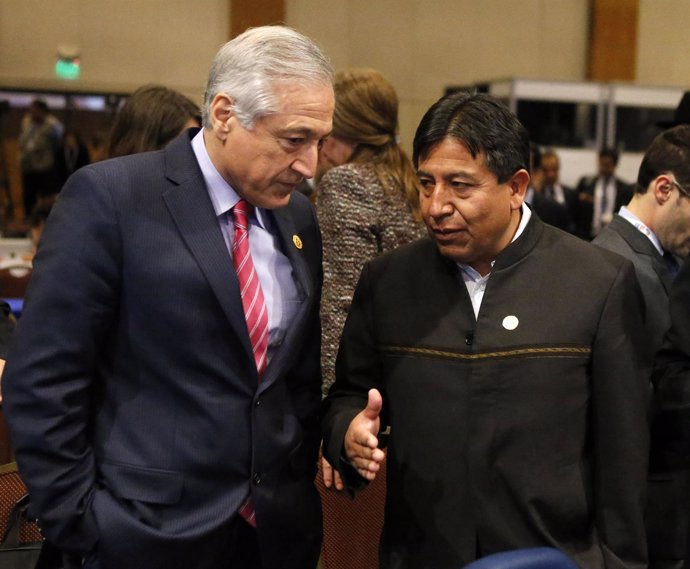 Evo Morales acusa de "neocolonialismo racista" la conducta del canciller chileno